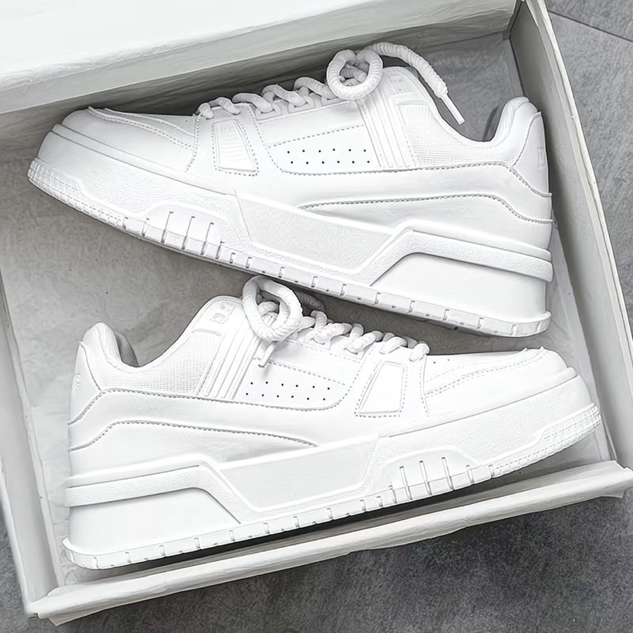 Casual sneakers variation 2