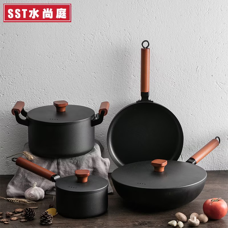Black non stick pots 