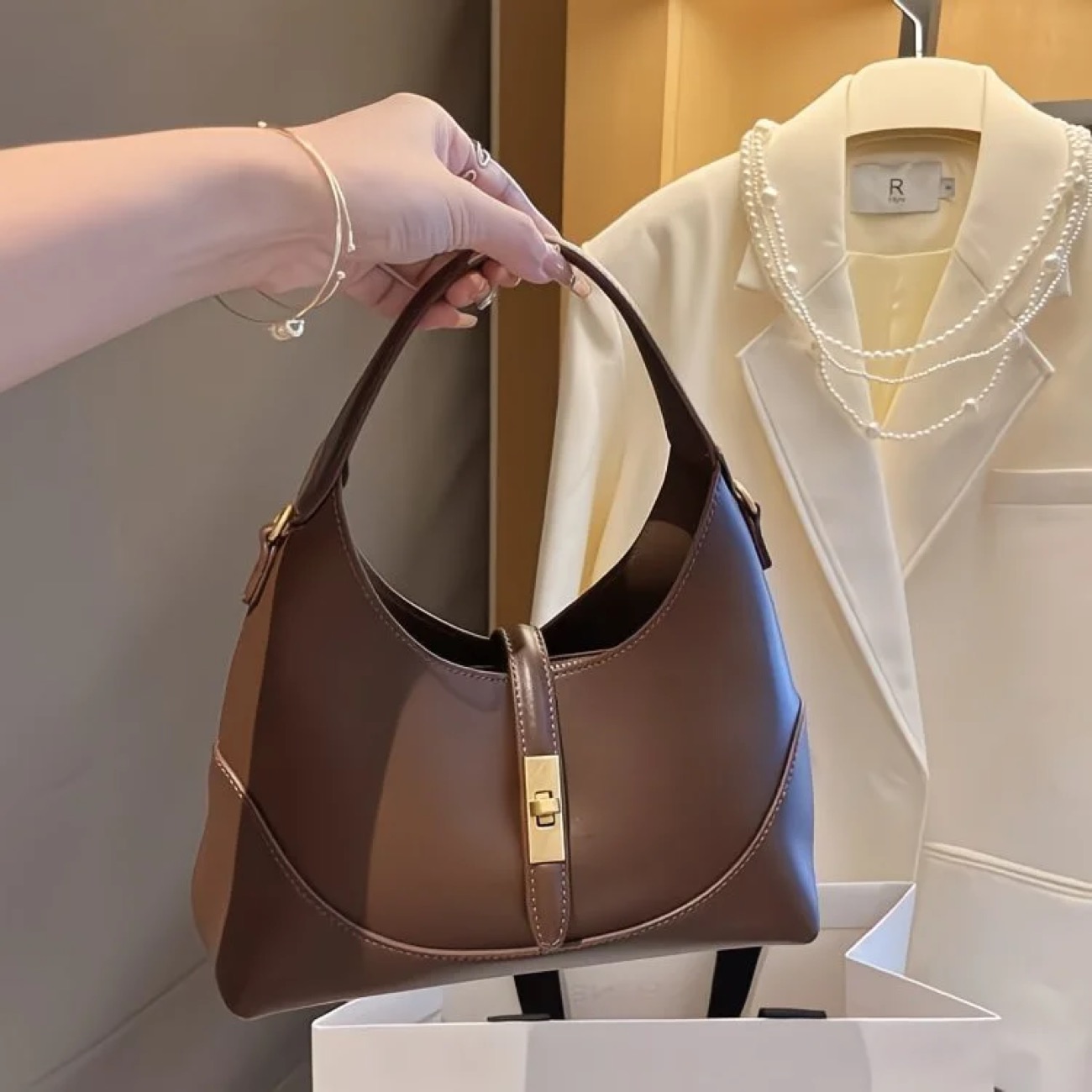 Retro tote bag