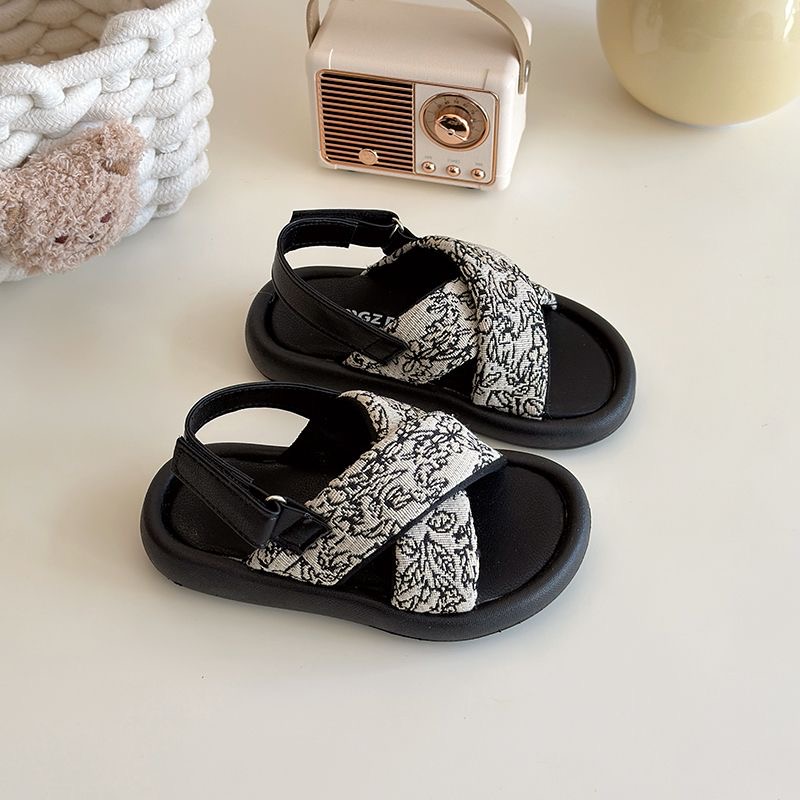 Open toe sandal  variation 2